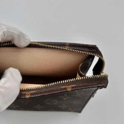 Louis Vuitton Toiletry 19 Monogram Pouch