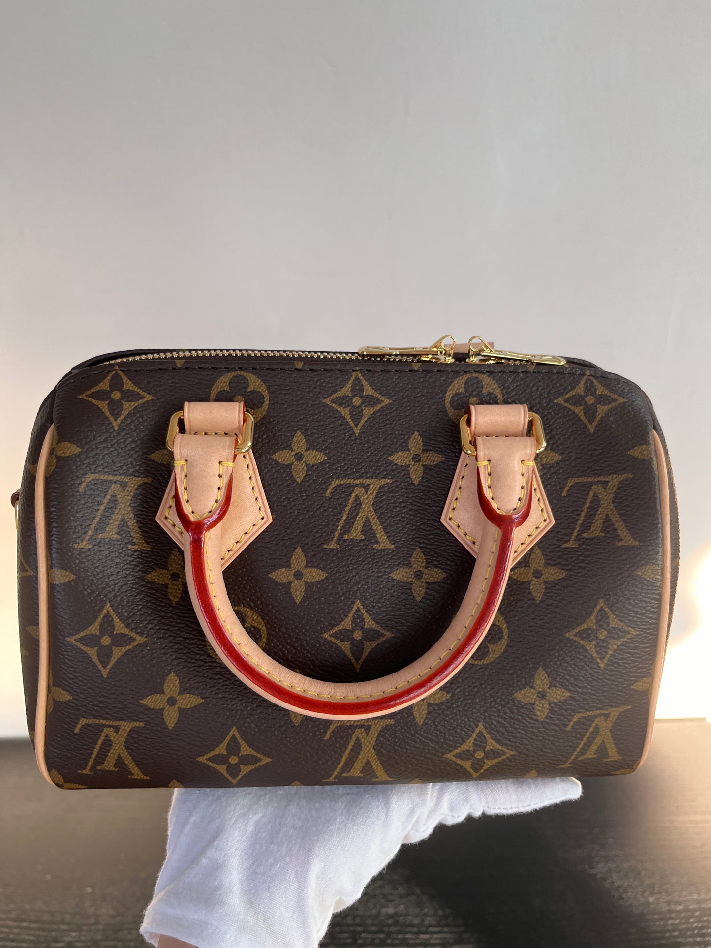 Louis Vuitton Speedy Bandoulière 20 Monogram NO LOCK & KEYS