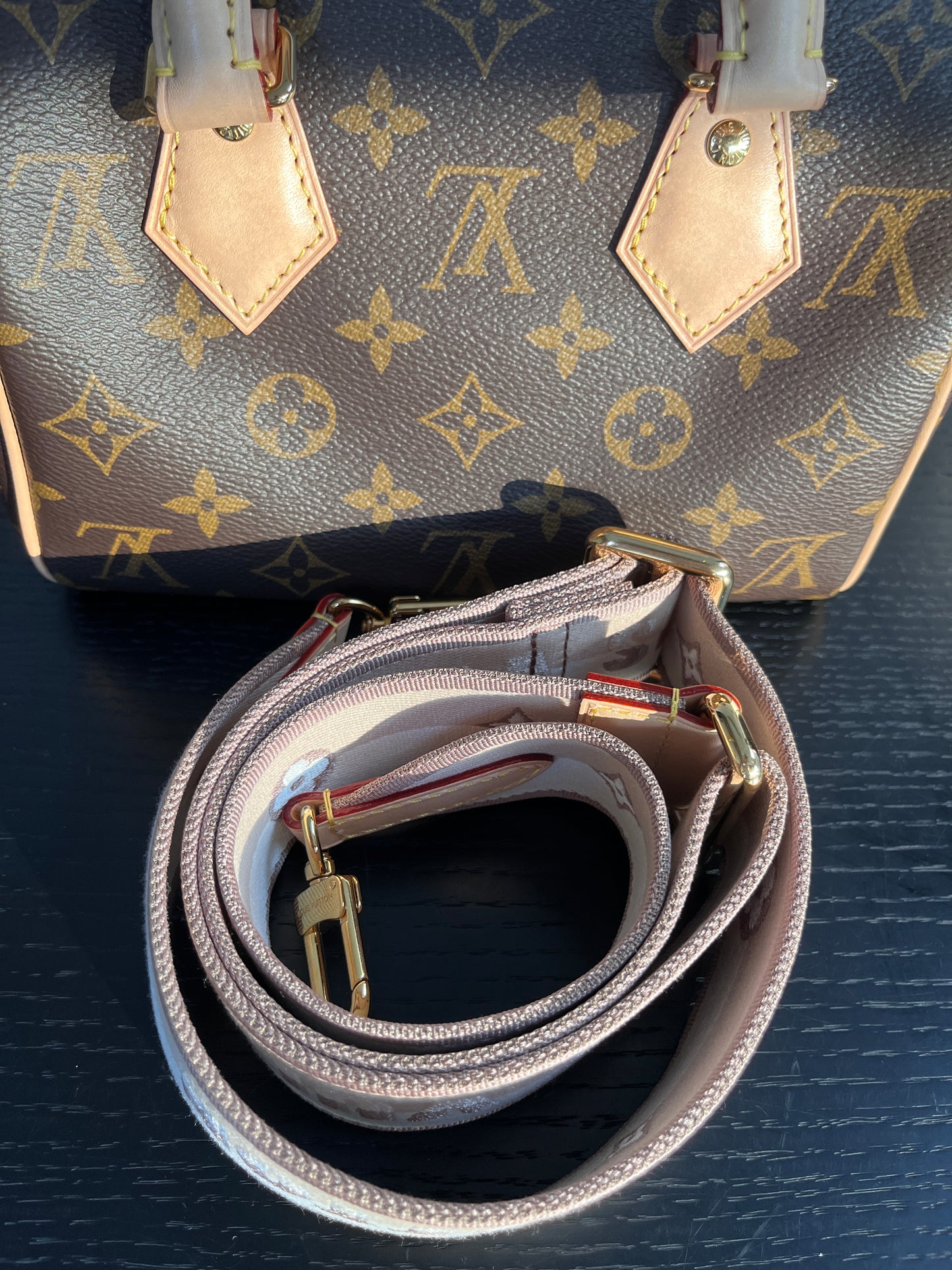 Louis Vuitton Speedy Bandoulière 20 Monogram NO LOCK & KEYS