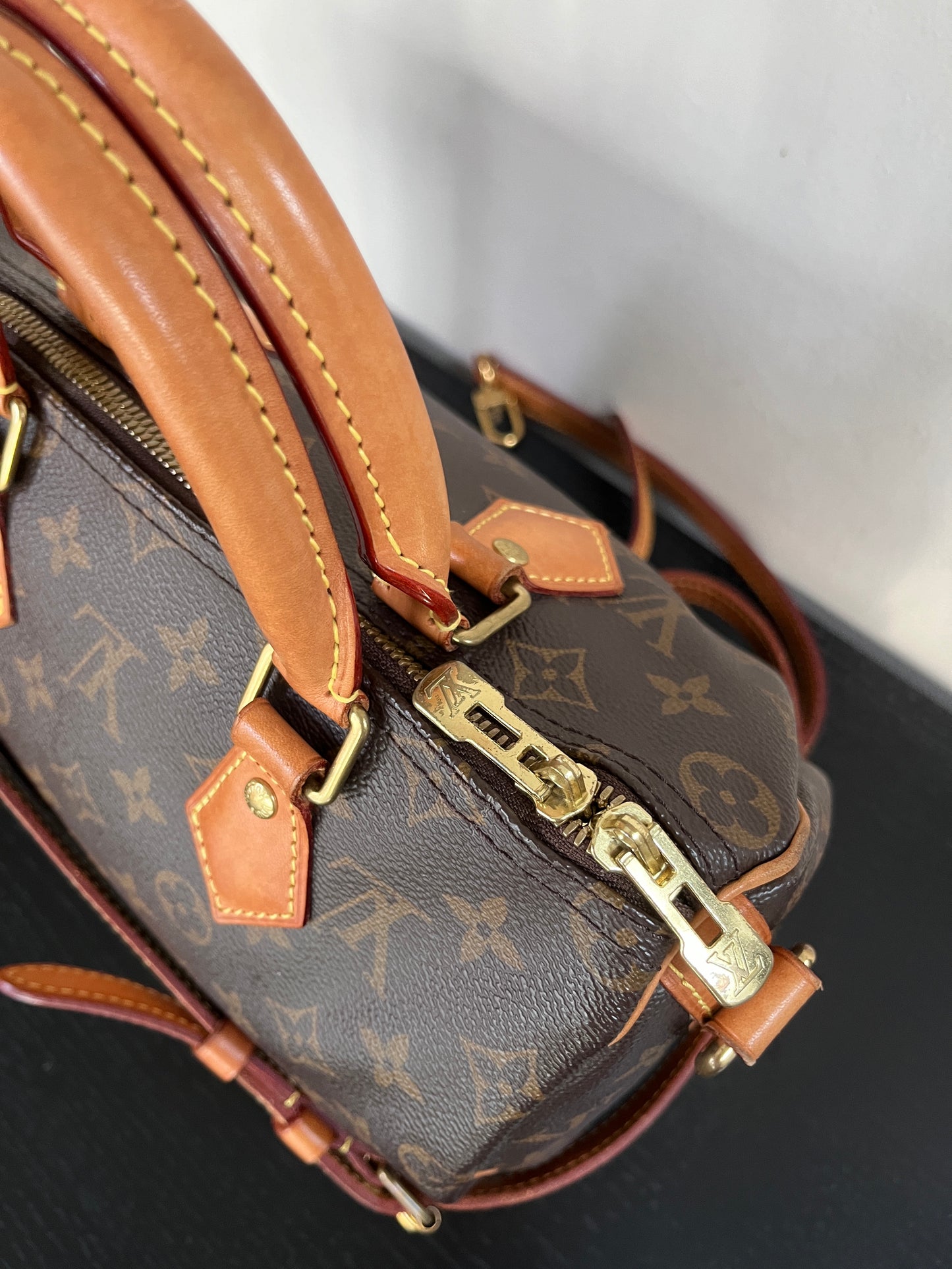 Louis Vuitton Speedy Bandoulière 25 Monogram Microchipped