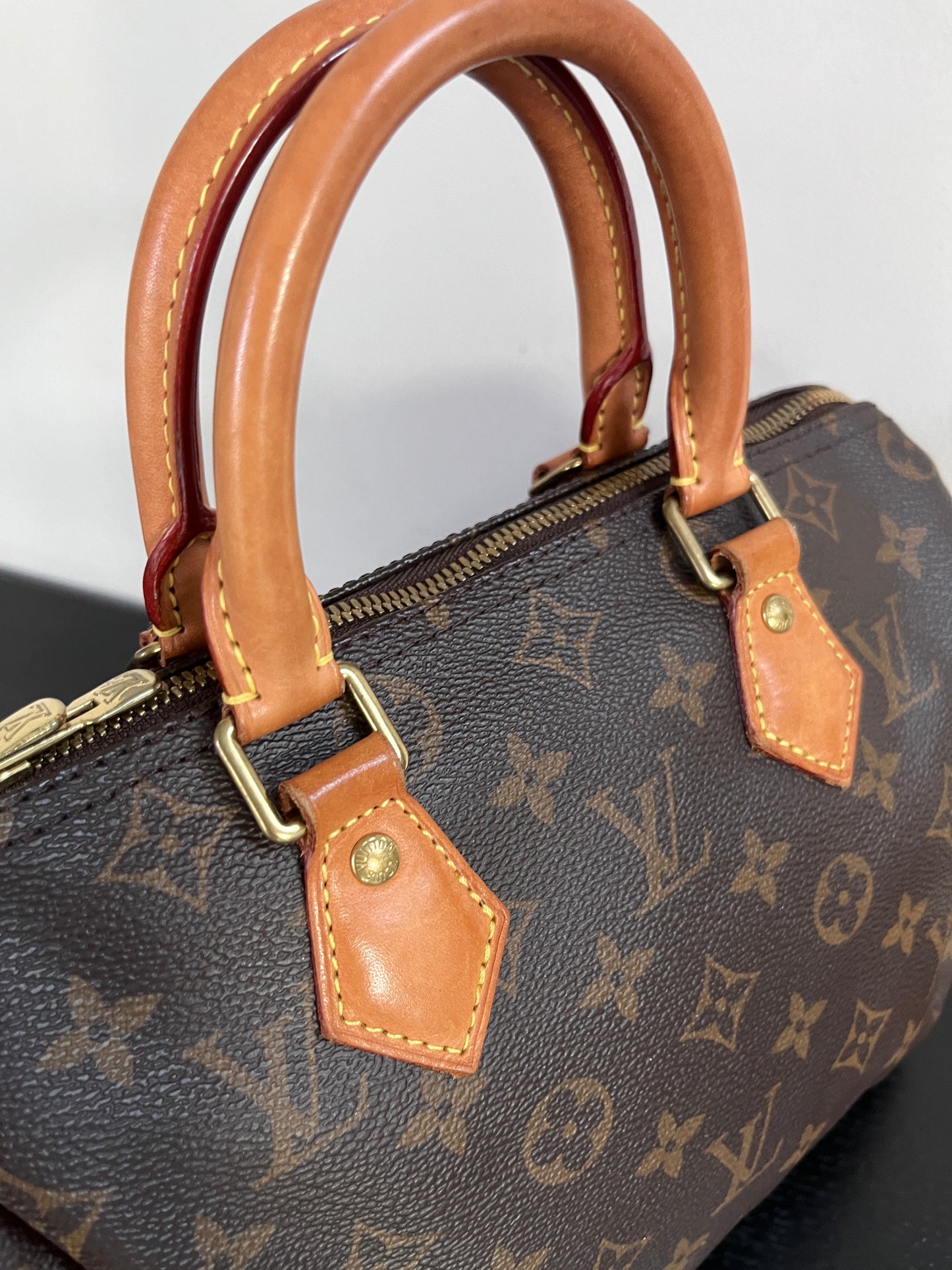 Louis Vuitton Speedy Bandoulière 25 Monogram Microchipped