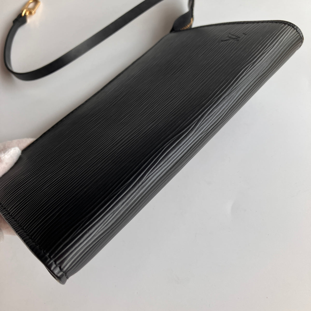 Louis Vuitton Vintage Epi Noir Pochette Accessories