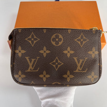Louis Vuitton 2024 Mini Pochette Accessoires