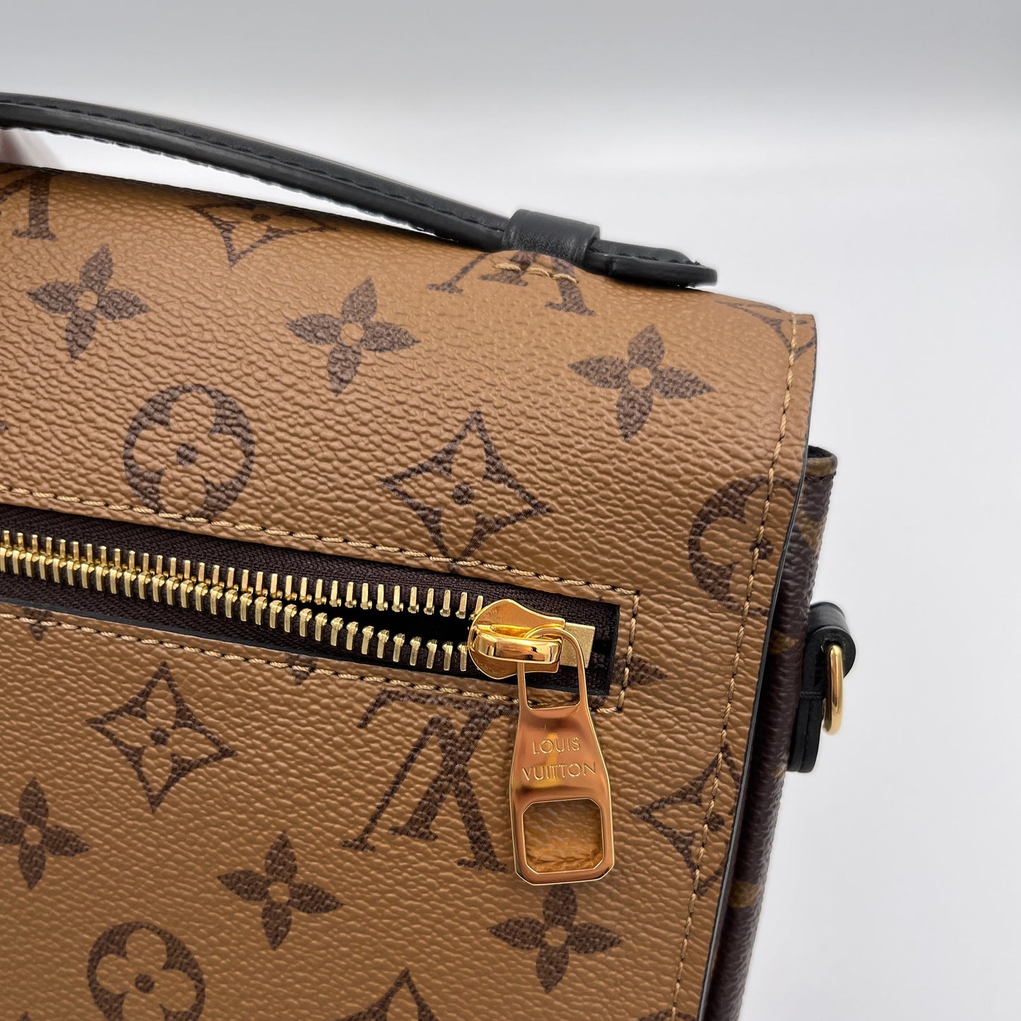 Louis Vuitton Monogram Métis Reverse Pochette