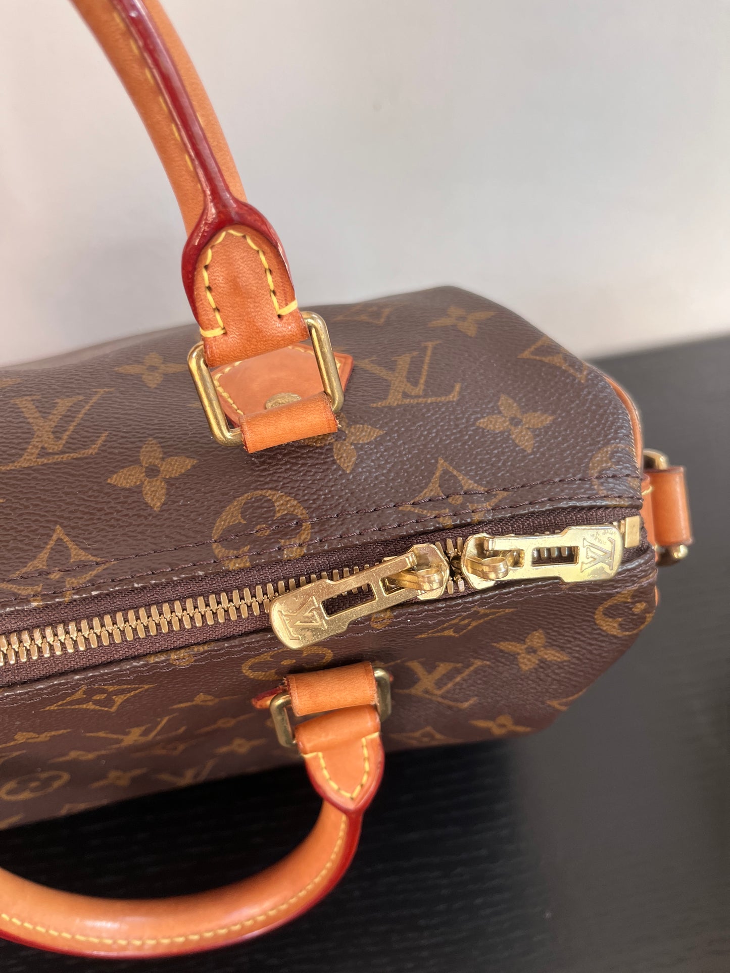 Louis Vuitton Speedy Bandoulière 25 Monogram Microchipped