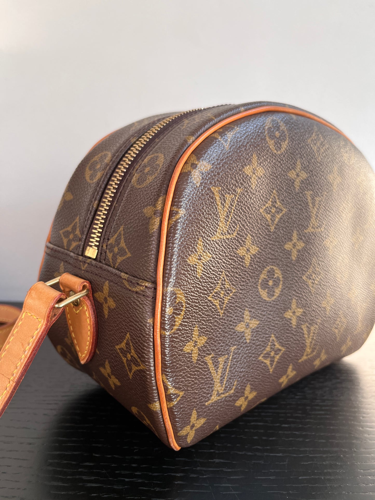 Louis Vuitton Vintage Blois Monogram Crossbody Bag