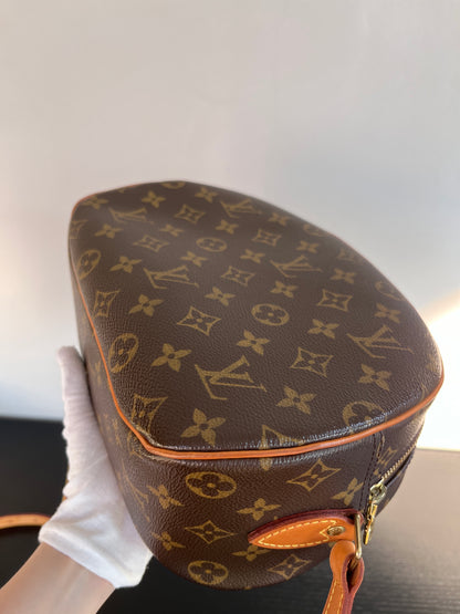 Louis Vuitton Vintage Blois Monogram Crossbody Bag