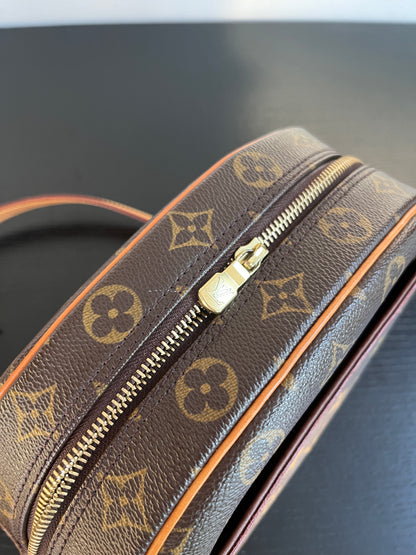 Louis Vuitton Vintage Blois Monogram Crossbody Bag