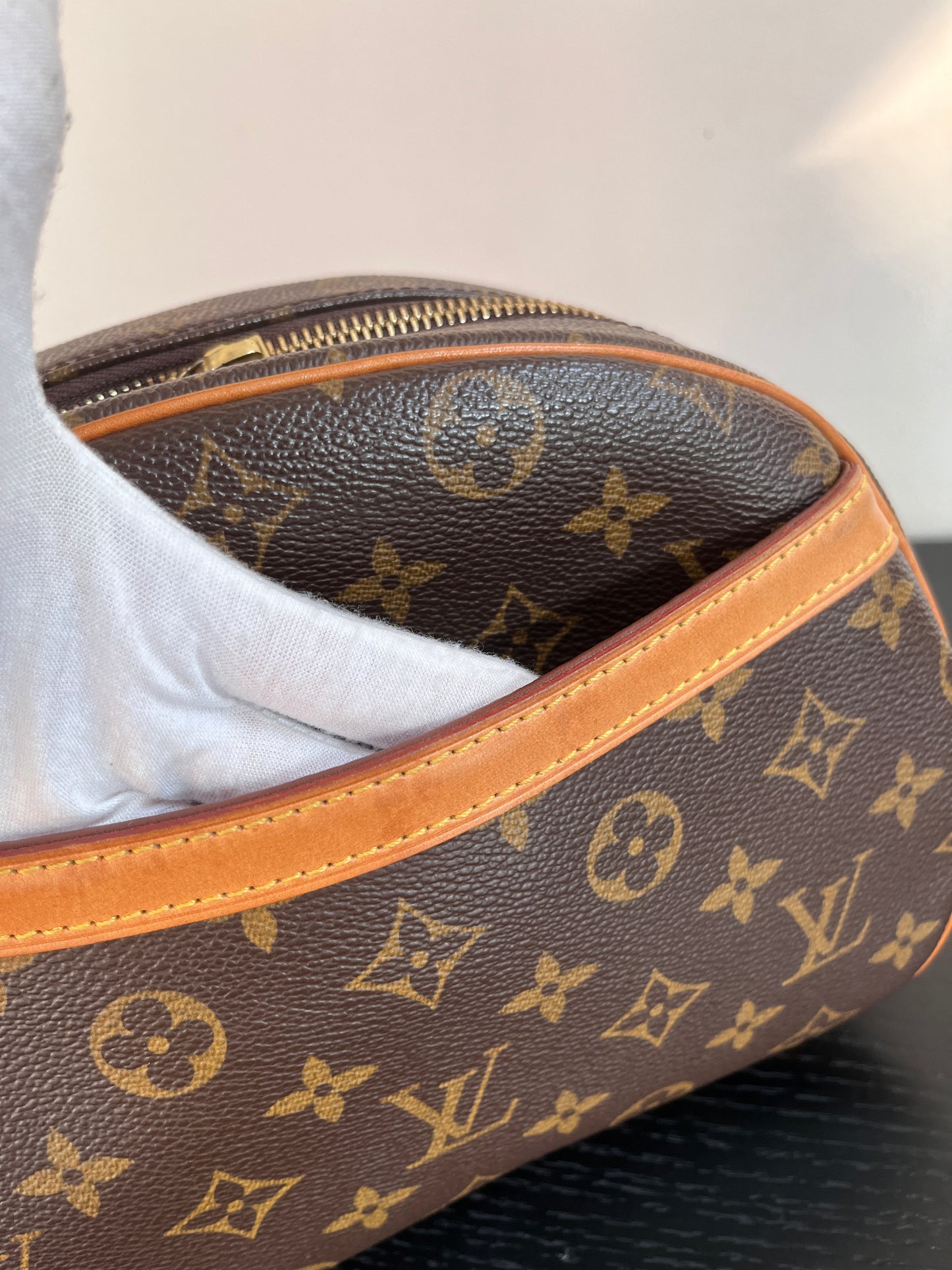 Louis Vuitton Vintage Blois Monogram Crossbody Bag