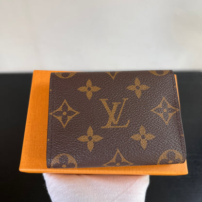Louis Vuitton Monogram Enveloppe Carte De Visite