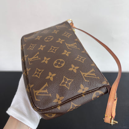 Louis Vuitton Vintage Pochette Monogram
