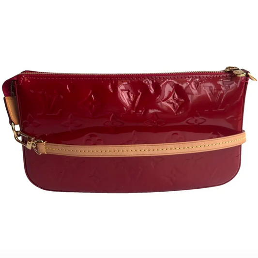 Pochette Accessoire patent leather handbag
Louis Vuitton