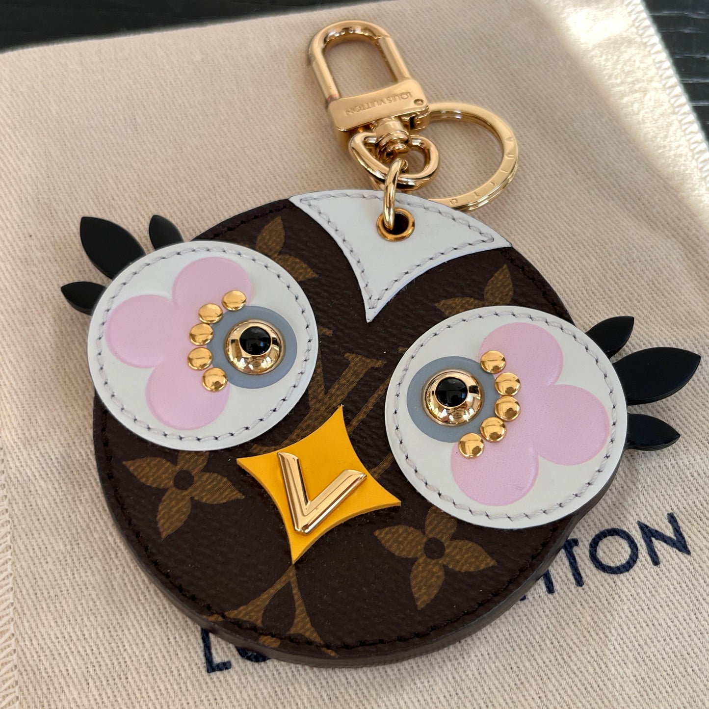 LOUIS VUITTON MONOGRAM M62604 BROWN LEATHER LOVELY BIRD KEY HOLDER BAG CHARM